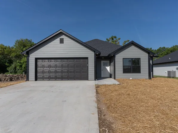 1121 Stonebridge Ln, Moberly, MO 65270