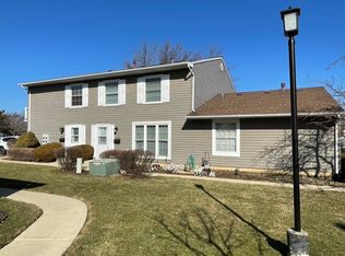 1504 Timber Trl APT D, Wheaton, IL 60189