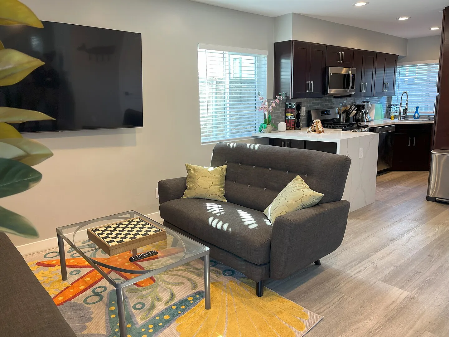 Ocean Breeze Retreat: 2BR/2BA Oasis with Rooftop — Photo 3