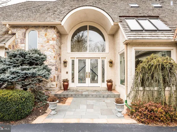 246 Maplehill Rd, Gladwyne, PA 19035