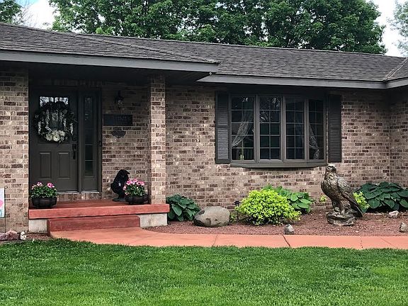 2nd image of 704 Park Blvd