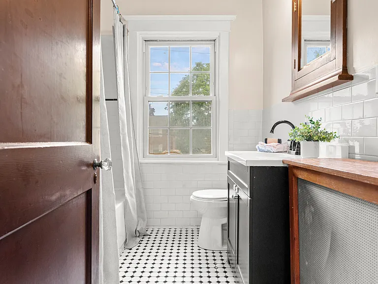 610 Saxer Ave — Photo 17