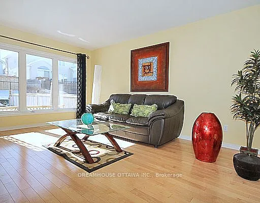 4 bed, $2,800 — Photo 4