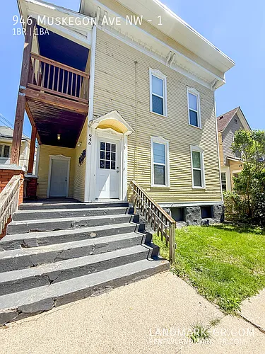 946 Muskegon Ave NW #1 Photo 1