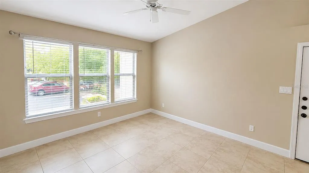 1 bed, 1.0 bath, 572 sqft, $1,300 — Photo 3