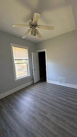 8211 S Escanaba Ave — Photo 4