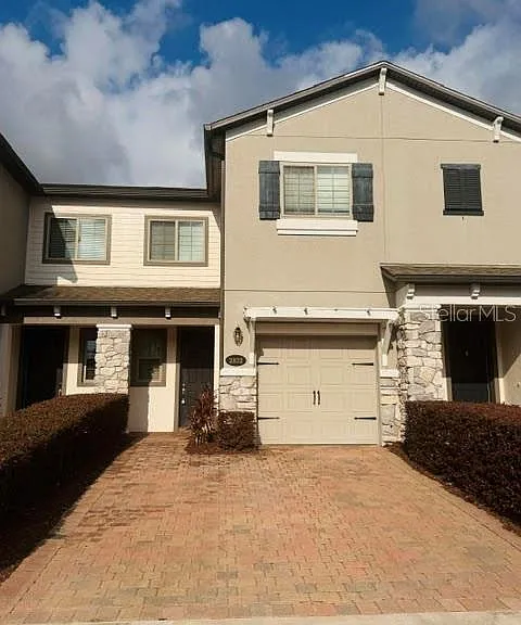 2832 White Isle Ln — Photo 1