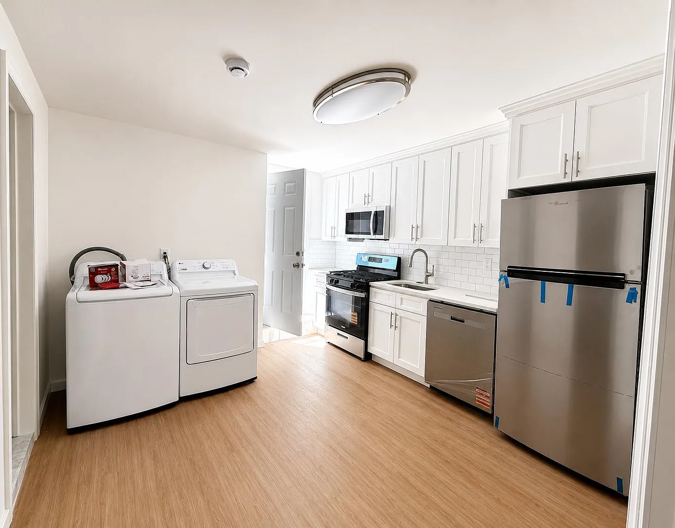 2 bed, 1.0 bath, $2,550 — Photo 2