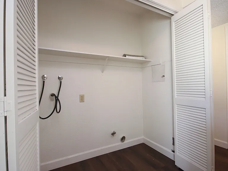 416 N Bushnell Ave #F — Photo 12