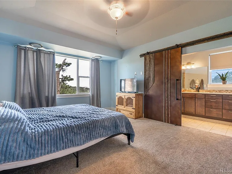 601 Pioneer Hvn — Photo 14