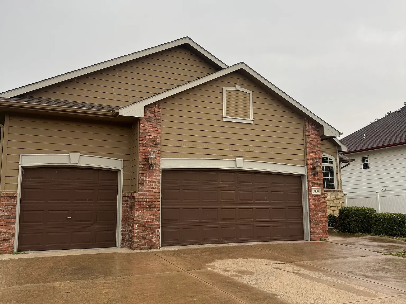 5 bed, 2310 sqft, $2,100 — Photo 2