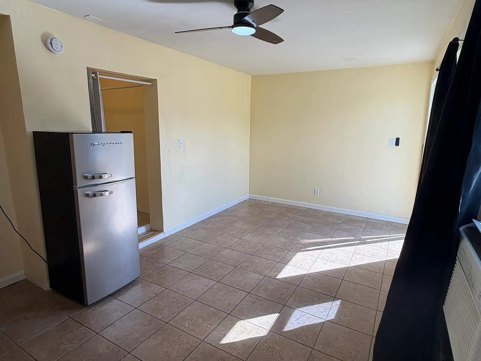 Studio, 350 sqft, $1,500 — Photo 2