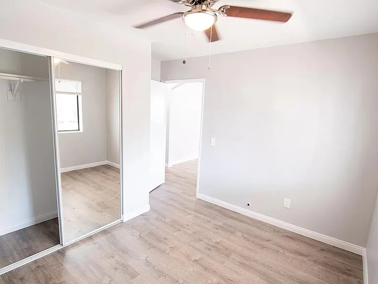 Oasis Apartments — Photo 43