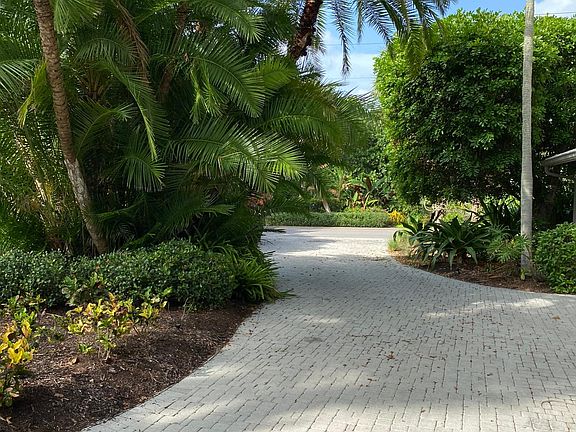 Private circular drive