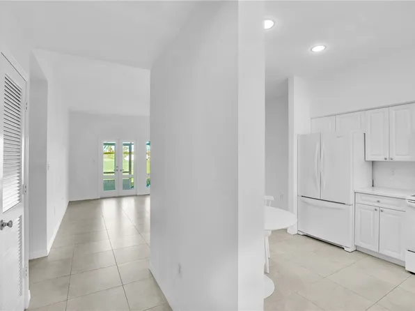 5040 Harmony Cir APT 105, Vero Beach, FL 32967