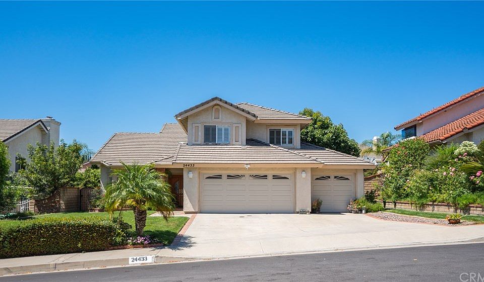 1st image of 24433 Saint Ives Ct