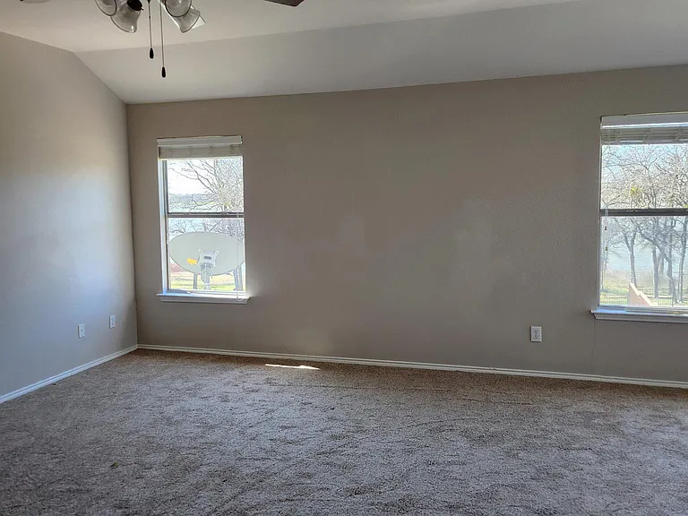 520 Lake Point Dr — Photo 9