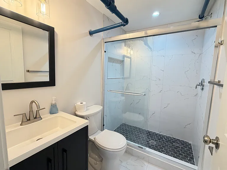 6528 N Sacramento Ave #G — Photo 11