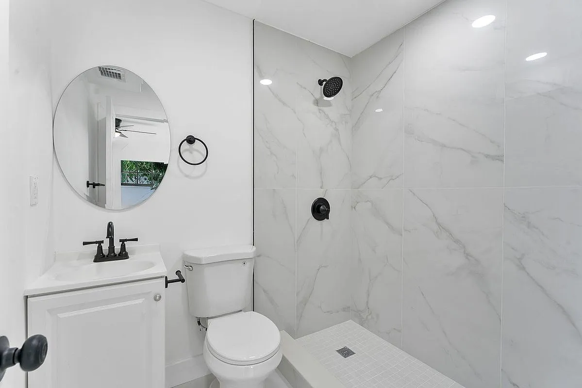 3 bed, 1.0 bath, 1295 sqft, $3,200 — Photo 3