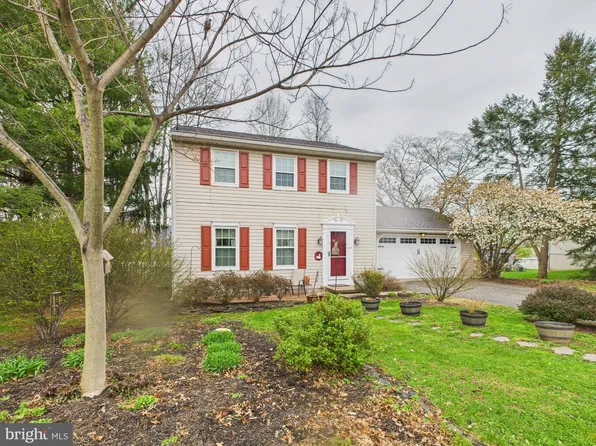 3667 Fox Chase Dr, Dover, PA 17315