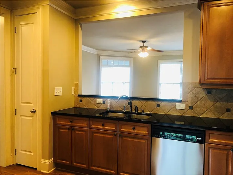 10240 Billings Pointe — Photo 63