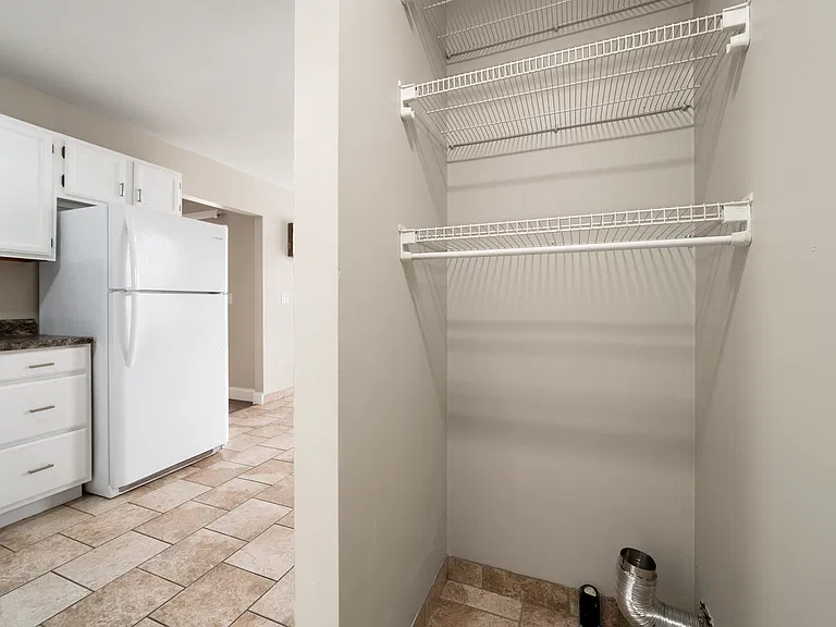 Old Carriage House Apartments — Photo 23