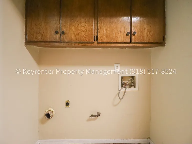 4902 S Gum Ave — Photo 57
