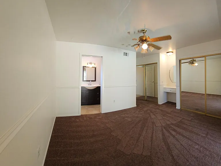 2272 Toluca Dr — Photo 29