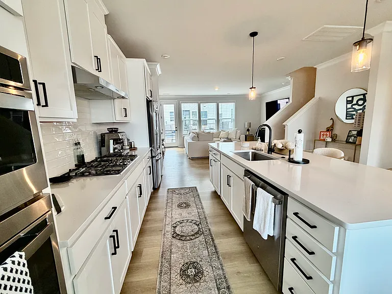 7008 Running Spring Dr — Photo 11