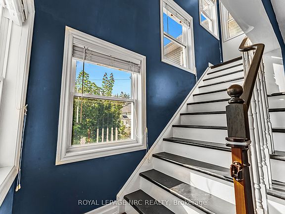 5th image of 12 Lincoln Rd E