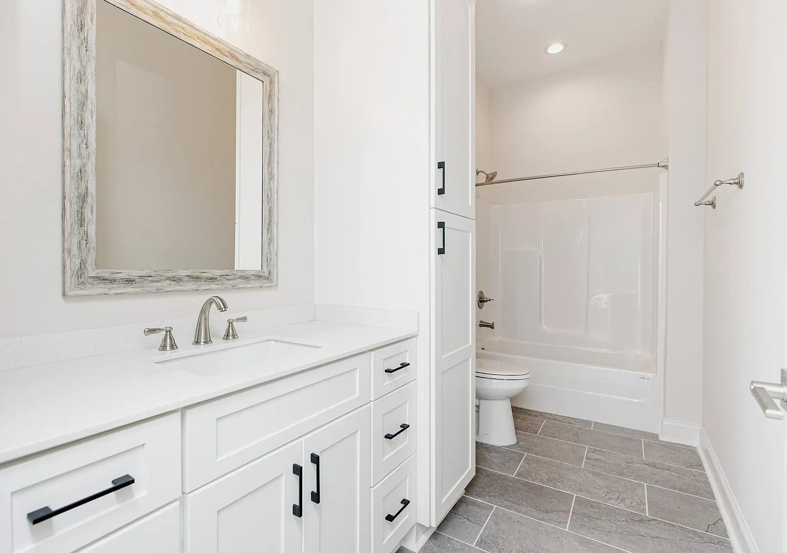 1009 Northside Dr - SUITE 204 — Photo 3