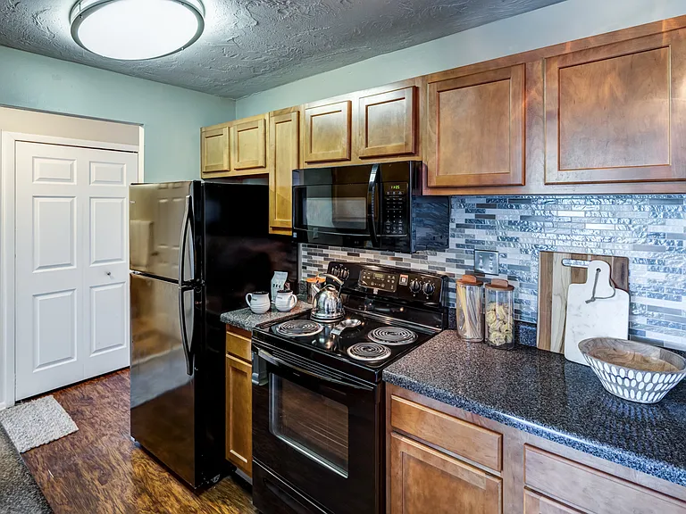 Solon Club Apartment Homes — Photo 2