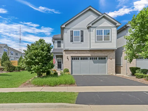 3227 N Heritage Ln, Arlington Heights, IL 60004