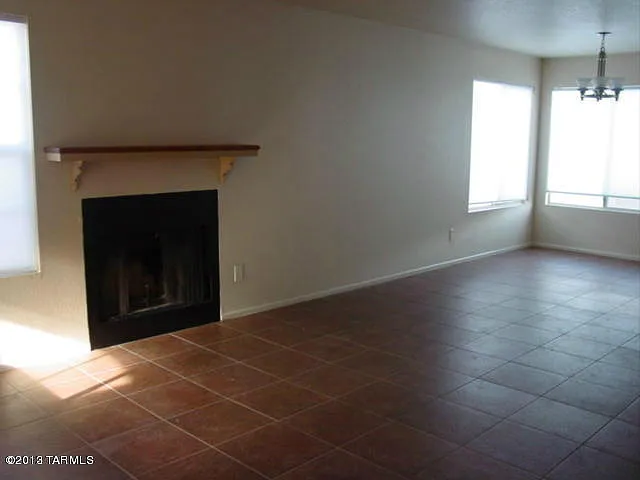 Northwest 4 Bedroom — Photo 3