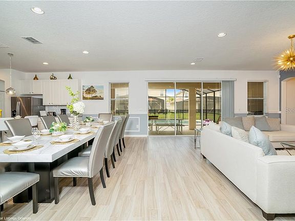 3rd image of 6121 Broad Oak Dr