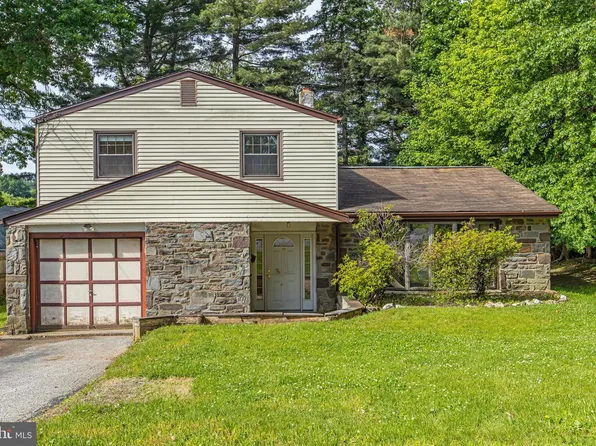 532 Cedar Dr, Lafayette Hill, PA 19444