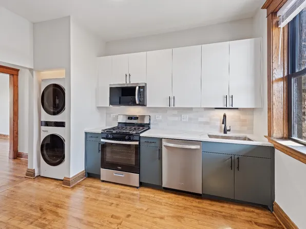 3227 W Belden Ave, Chicago, IL