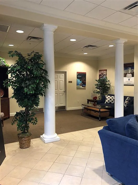 2 bed, 2.0 bath, 1078 sqft, $2,200 — Photo 3
