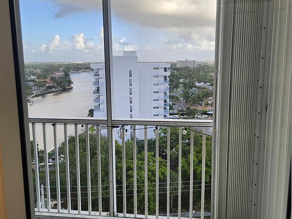 2nd image of 1505 N Riverside Dr APT 1108