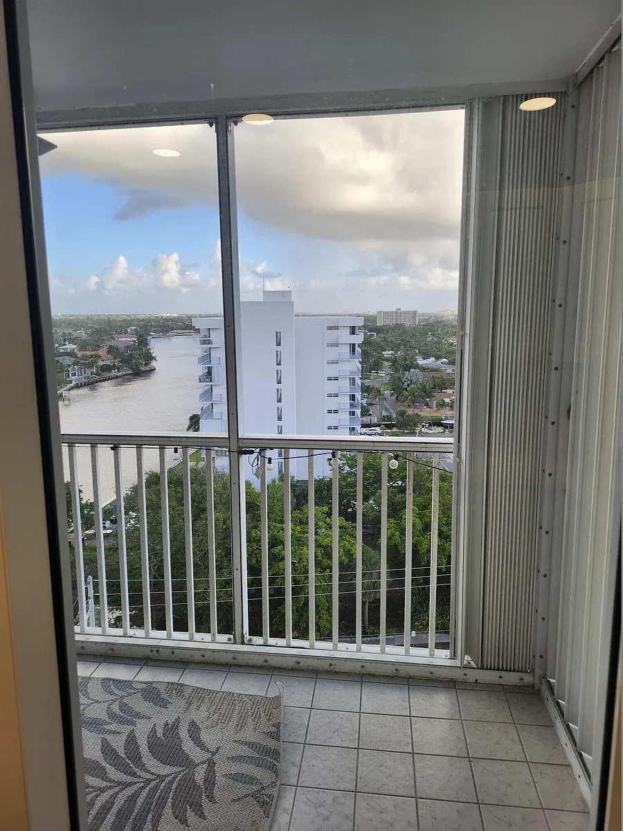 Building Photo - 1505 N Riverside Dr #1108