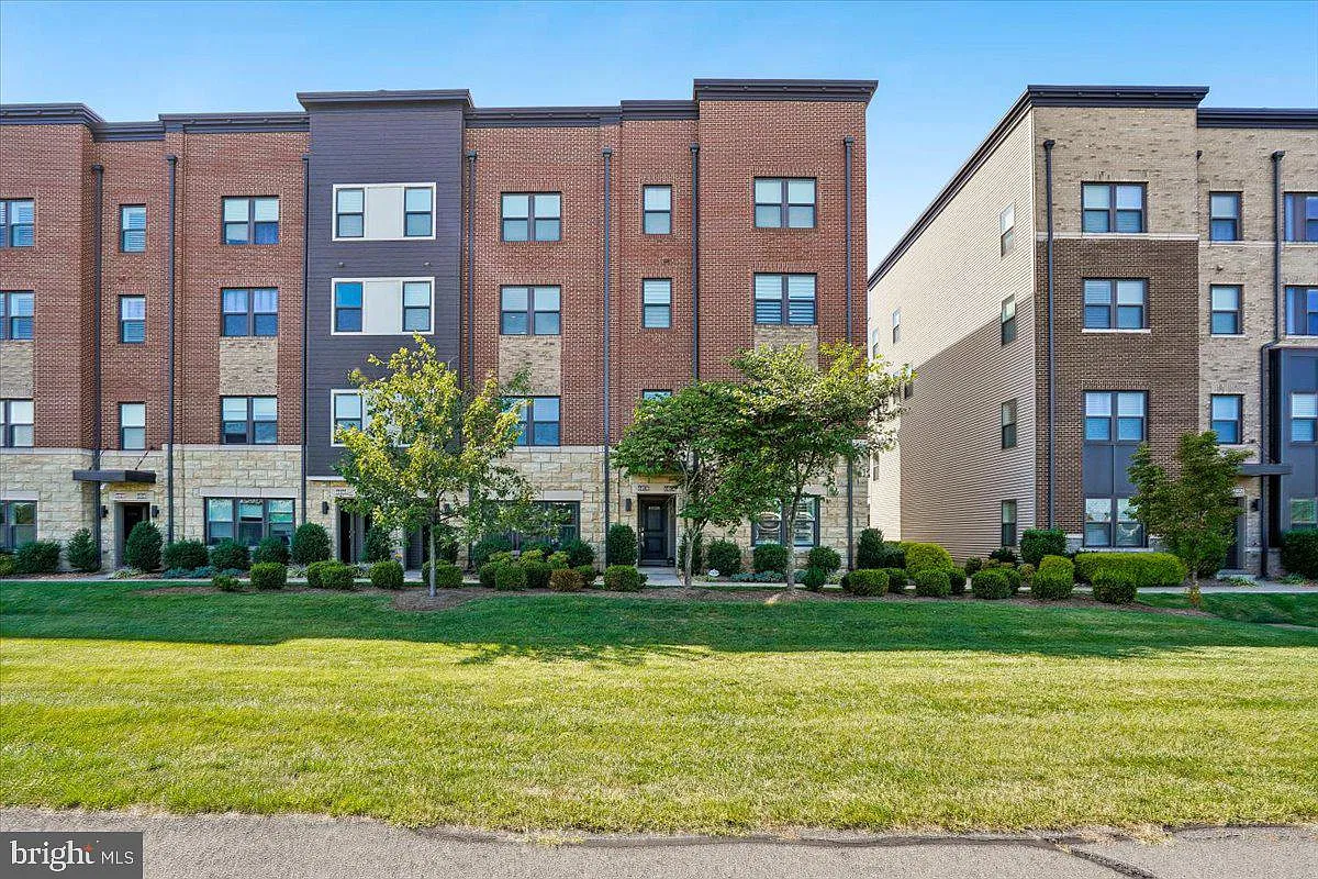 2 bed, 2.5 bath, 1500 sqft, $3,100 — Photo 1