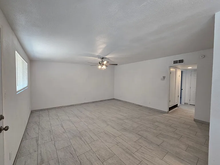 511 N Iroquois Ave — Photo 27