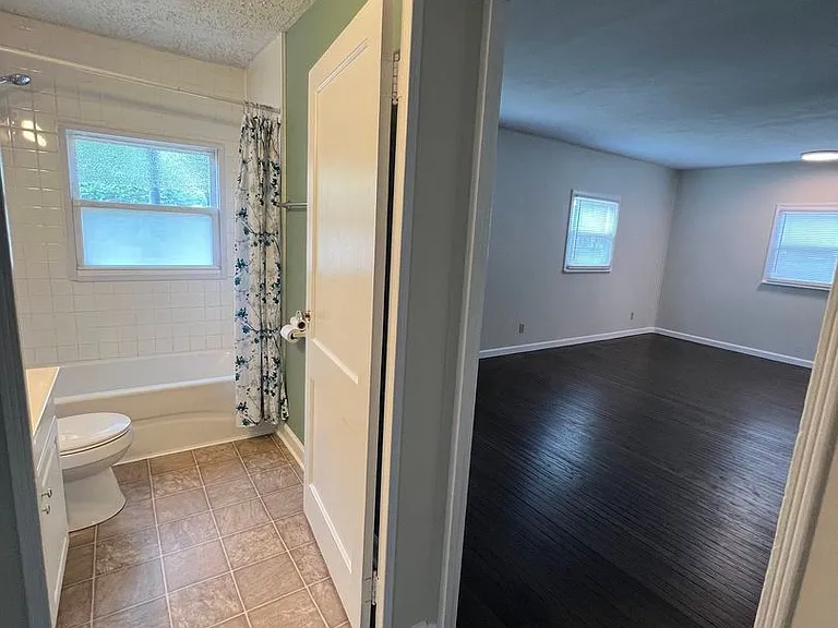 1431 Lincoln Dr — Photo 5