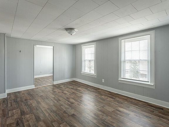 2nd image of 311 Hedgewood Dr #3