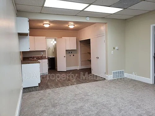 972 W Center St Photo 1