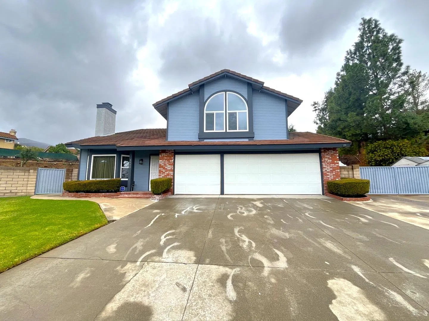 Spacious 5 Bedroom house in Corona — Photo 1