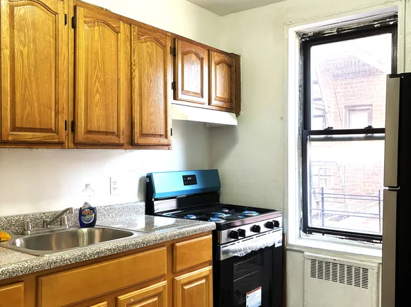 1111 Ocean Avenue image 1 of 18