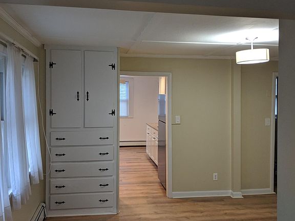 Dining room with built-Ins