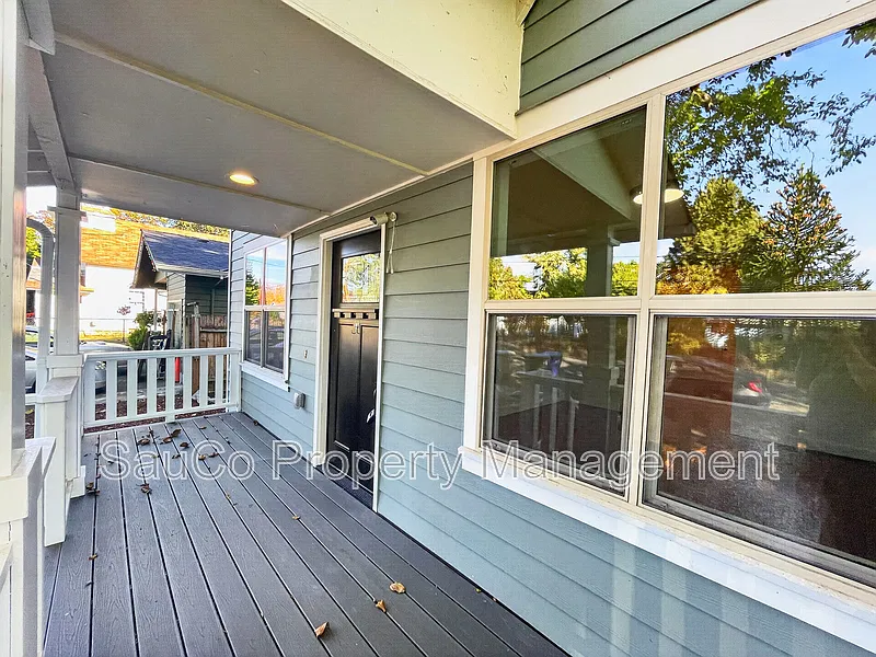 4 bed, 2.0 bath, 1600 sqft, $2,600 — Photo 3