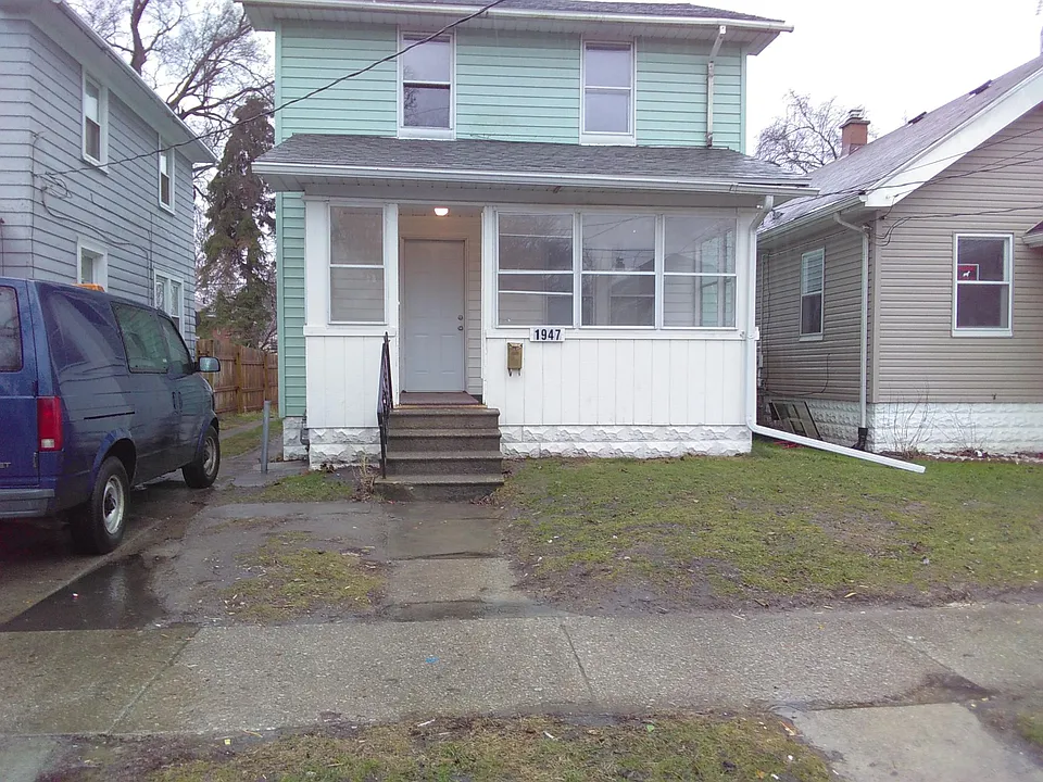 1947 Barrows St